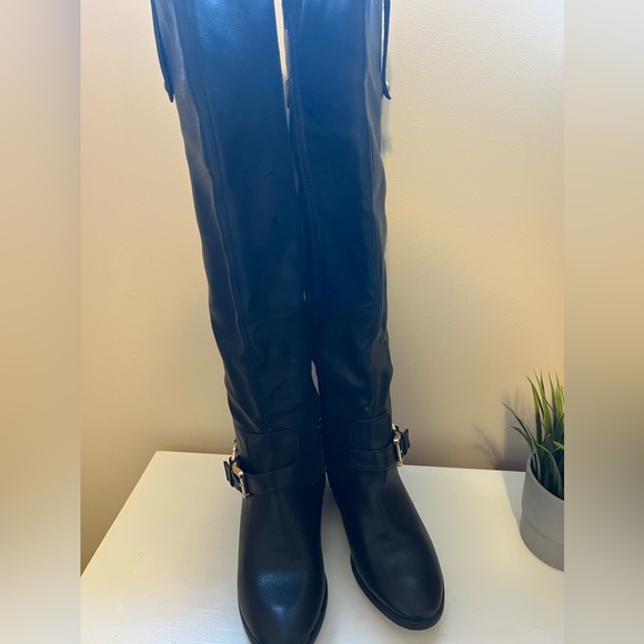 Faux leather fashion boots size 8.5 - Picture 3 of 10